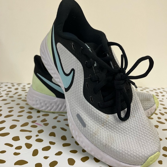 Nike revolution 5 platinum volt - Picture 3 of 5